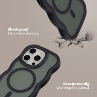 Selencia Wavy Backcover met MagSafe Apple iPhone 15 Pro - Zwart