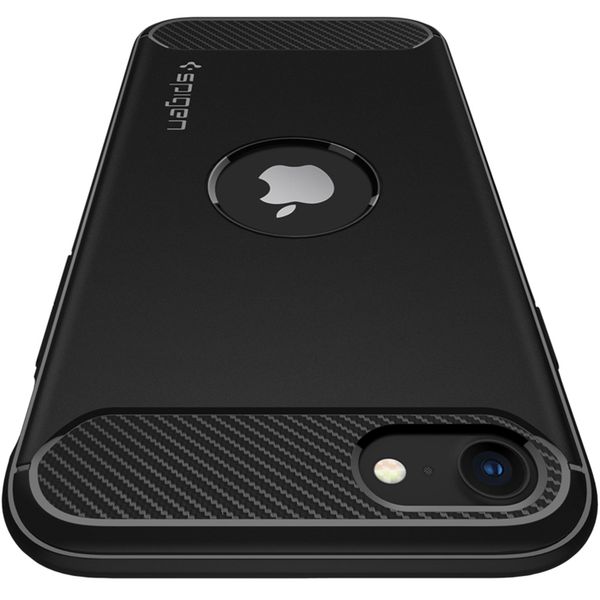 Spigen Rugged Armor Backcover Apple iPhone SE (2022 / 2020)