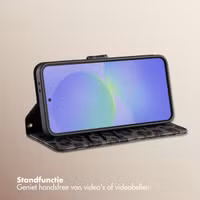 Selencia Sabi Bookcase met Panterprint Samsung Galaxy A36 / A56 - Midnight Black