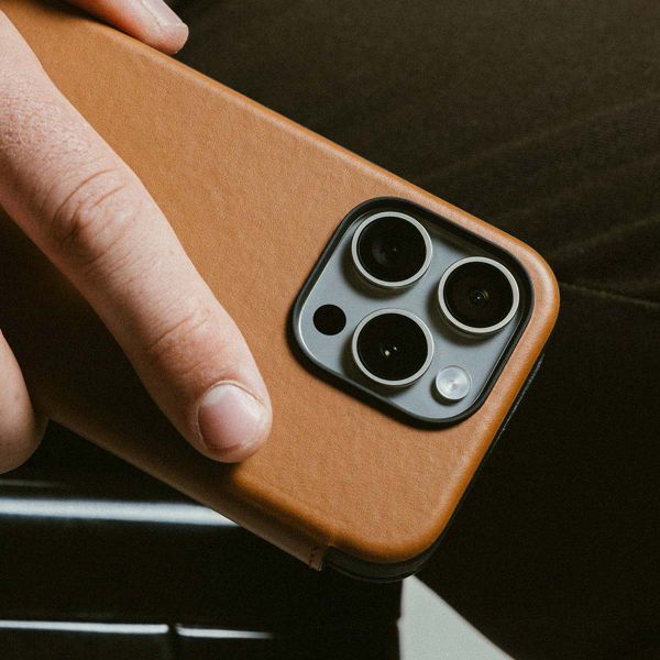 Nomad Modern Leather FolioBookcase Apple iPhone 16 Pro - English Tan