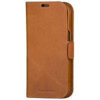 dbramante1928 Lynge Bookcase iPhone 15 Pro - Tan