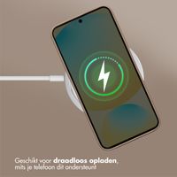 Accezz Liquid Silicone Backcover met MagSafe Samsung Galaxy S25 FE - Lichtbruin