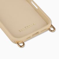 Selencia Rivièra MagSafe Backcover met afneembare haakjes Apple iPhone 17 - Milky Latte