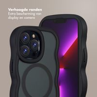 Selencia Wavy Backcover met MagSafe Apple iPhone 13 Pro - Zwart