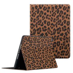 Selencia Sabi Bookcase with Leopard Print Apple iPad 9 (2021) 10.2 inch / iPad 8 (2020) 10.2 inch / iPad 7 (2019) 10.2 inch - Mocha Brown