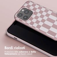 Selencia Siliconen design hoesje met afneembaar koord Apple iPhone 15 Pro - Irregular Check Sand Pink