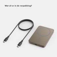 Selencia Vivid Powerbank 5.000 mAh - Draadloze Powerbank - Geschikt voor MagSafe en Qi - Desert Gold / Wavy Swirl Pink Plum