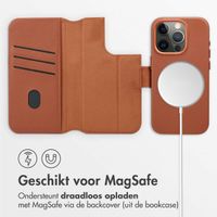 Accezz Leather Bookcase 2-in-1 met MagSafe Apple iPhone 15 Pro - Sienna Brown