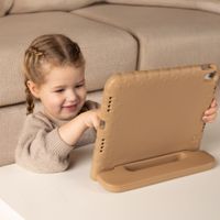 imoshion Kids-Proof Back Cover with Handle Apple iPad 9 (2021) 10.2 inch / iPad 8 (2020) 10.2 inch / iPad 7 (2019) 10.2 inch - Beige