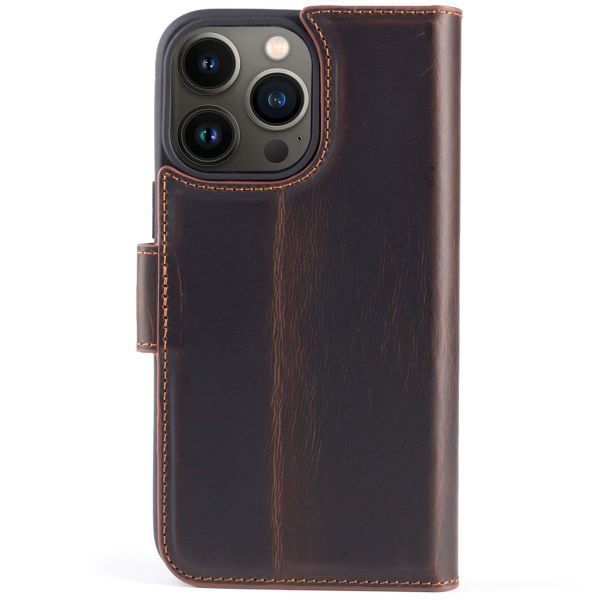 Wachikopa Magic Bookcase 2-in-1 iPhone 15 Pro - Dark Brown