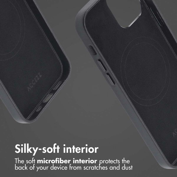 Accezz Leather Back Cover with MagSafe Apple iPhone 12 (Pro) - Onyx Black