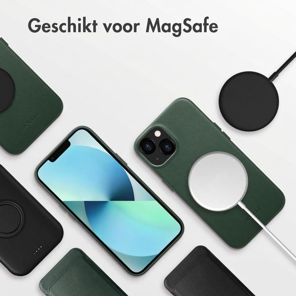 Accezz MagSafe Leather Backcover Apple iPhone 13 - Cedar Green