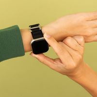 imoshion Nylon Alpine bandje Apple Watch Series 1 t/m 9 / SE (38/40/41 mm) | Series 10 / 11 (42 mm) - Zwart