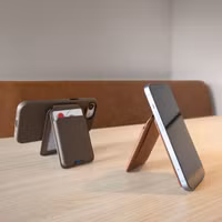 Accezz Leren Wallet met standaard - Geschikt voor MagSafe en Qi2 - Coffee Brown