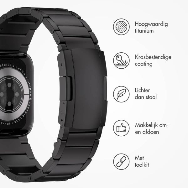 Accezz Mat Titanium bandje Apple Watch Series 1 t/m 9 / SE (38/40/41 mm) | Series 10 / 11 (42 mm) - Zwart