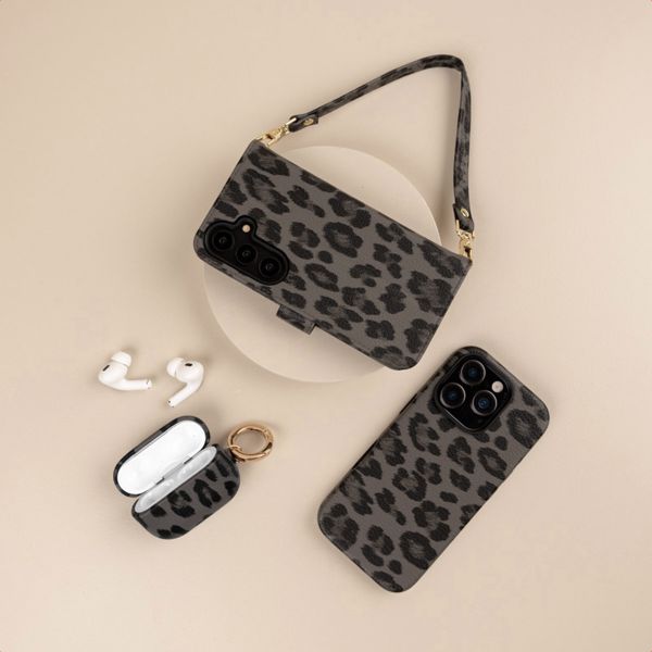 Selencia Sabi Back Cover Panther Print with MagSafe Apple iPhone 16 - Midnight Black