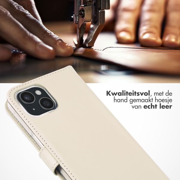 Selencia Echt Leren Bookcase Apple iPhone 15 - Greige