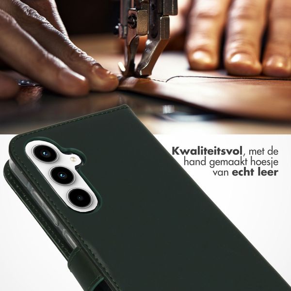 Selencia Echt Leren Bookcase Samsung Galaxy A55 - Groen