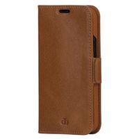 dbramante1928 Copenhagen Bookcase Apple iPhone 13 - Bruin