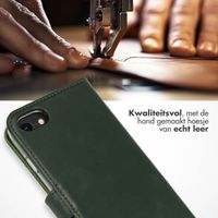 Selencia Echt Lederen Bookcase Apple iPhone SE (2022 / 2020) / 8 / 7 / 6(s) - Groen