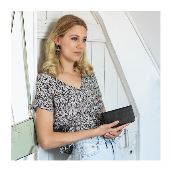 Selencia Echt Leren Bookcase Apple iPhone SE (2016) / 5 / 5s - Zwart