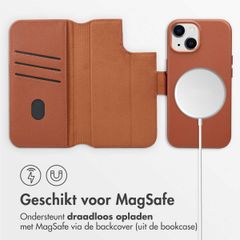 Accezz Leather Bookcase 2-in-1 met MagSafe Apple iPhone 15 - Sienna Brown