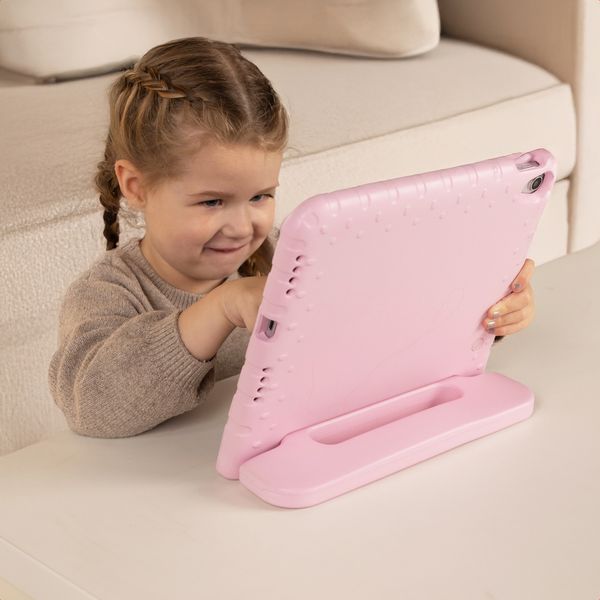 imoshion Kidsproof Backcover met handvat Apple iPad 11 (2025) 11 inch A16 / iPad 10 (2022) 10.9 inch - Lichtroze