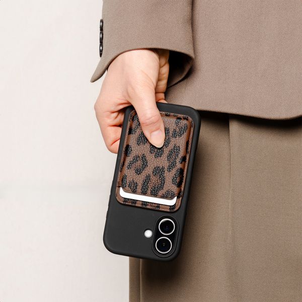 Selencia Sabi Pashouder met MagSafe - Mocha Brown