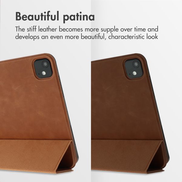 Accezz Leather Trifold Bookcase Apple iPad Pro 13 (2025) M5 / (2024) M4 - Cognac