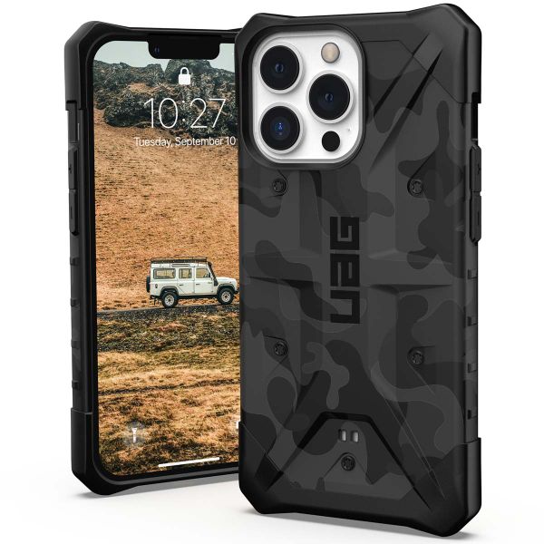 UAG Pathfinder Backcover iPhone 13 - Midnight Camo