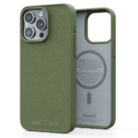 Njorð Collections Suède Comfort+ Case MagSafe iPhone 15 Pro Max - Olive