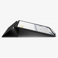 Spigen Rugged Armor Pro Bookcase iPad Pro 13 (2024) M4 - Zwart