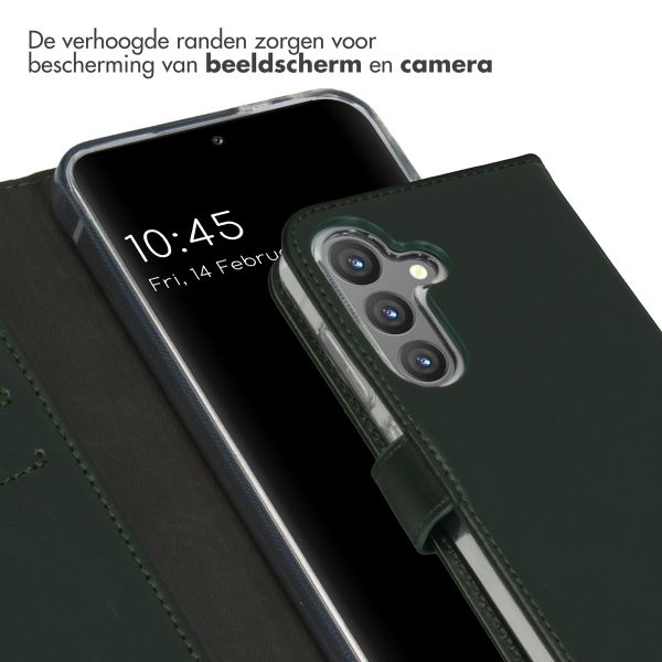 Selencia Echt Leren Bookcase Samsung Galaxy S24 - Groen