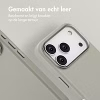 Accezz MagSafe Leather Backcover Apple iPhone 17 Pro - Light Grey