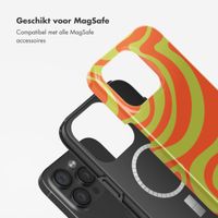 Selencia Vivid Tough Backcover met MagSafe iPhone 15 Pro - Wavy Swirl Orange Fern