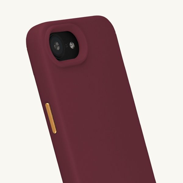 Selencia Rivièra MagSafe Backcover met afneembare haakjes voor de Apple iPhone 17e / 16e - Bold Burgundy + Sorbet Pop Polskoord - Pink
