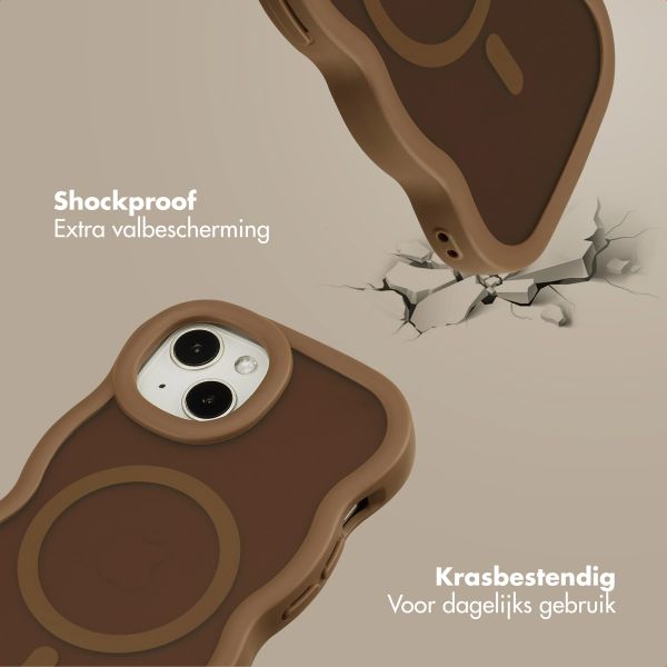 Selencia Wavy Backcover met MagSafe Apple iPhone 14 / 13 - Mocha Brown