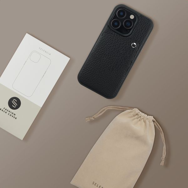 Selencia Riva Backcover met Pashouder Apple iPhone 16 Pro - Zwart