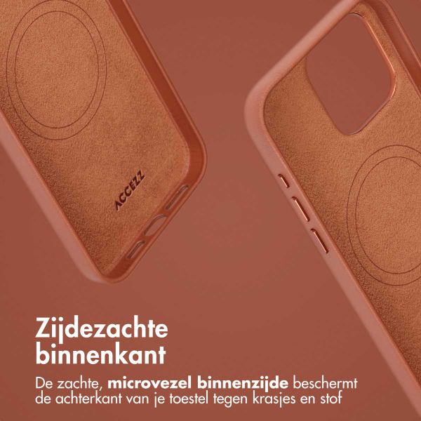 Accezz Leather Bookcase 2-in-1 met MagSafe Apple iPhone 15 Pro Max - Sienna Brown