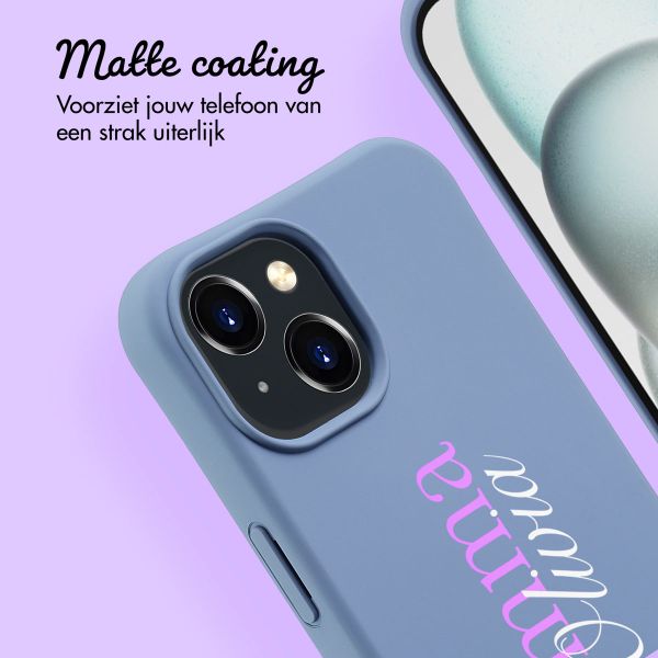 Gepersonaliseerd Color Backcover MagSafe met afneembaar koord en naam  iPhone 15 - Ash Blue