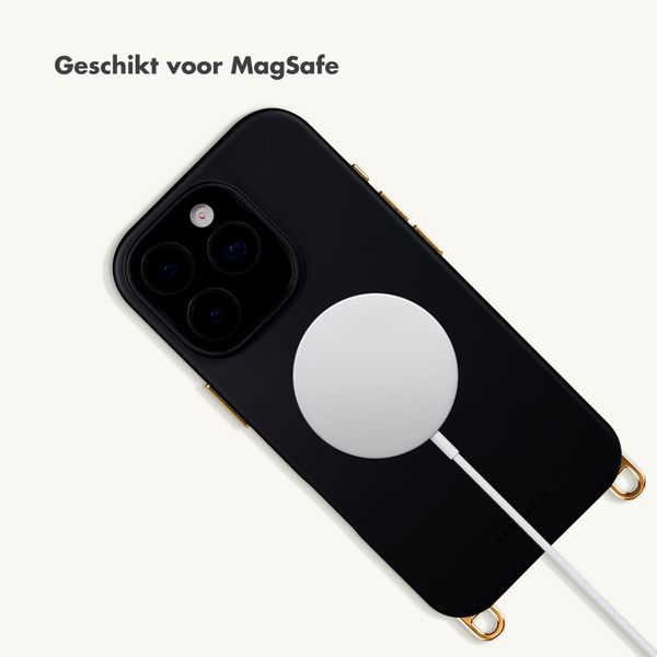 Selencia Rivièra MagSafe Backcover met afneembare haakjes Apple iPhone 16 Pro - Velvet Black