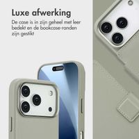 Accezz Leather Bookcase 2-in-1 met MagSafe Apple iPhone 17 Pro - Light Grey