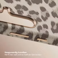 Selencia Sabi Backcover Panterprint met MagSafe Samsung Galaxy S24 - Soft Ivory