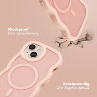 Selencia Wavy Backcover met MagSafe Apple iPhone 15 - Soft Pink