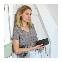 Selencia Echt Leren Bookcase Apple iPhone SE (2016) / 5 / 5s - Zwart