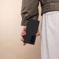 Accezz Liquid Silicone Backcover Samsung Galaxy Z Fold 8 Ultra - Zwart