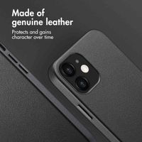 Accezz Leather Back Cover with MagSafe Apple iPhone 12 (Pro) - Onyx Black