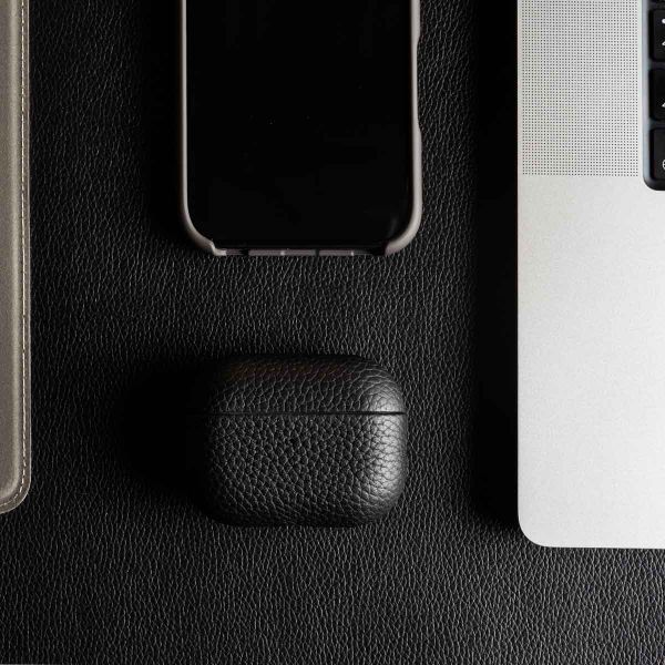 Accezz Genuine leather case  Apple AirPods 1 / 2 - Black