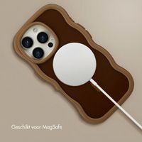 Selencia Wavy Backcover met MagSafe Apple iPhone 16 Pro - Mocha Brown
