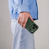 Accezz Grip Backcover met MagSafe Apple iPhone 13 - Donkergroen